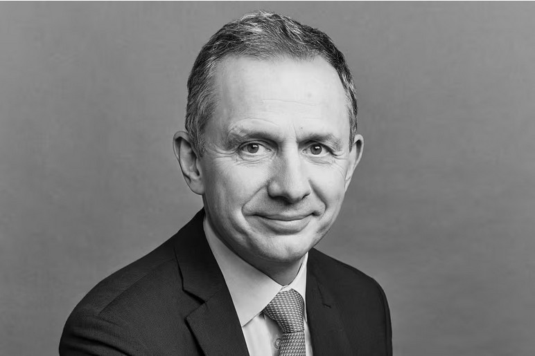 Foto des neuen CEOs Enrique Lores